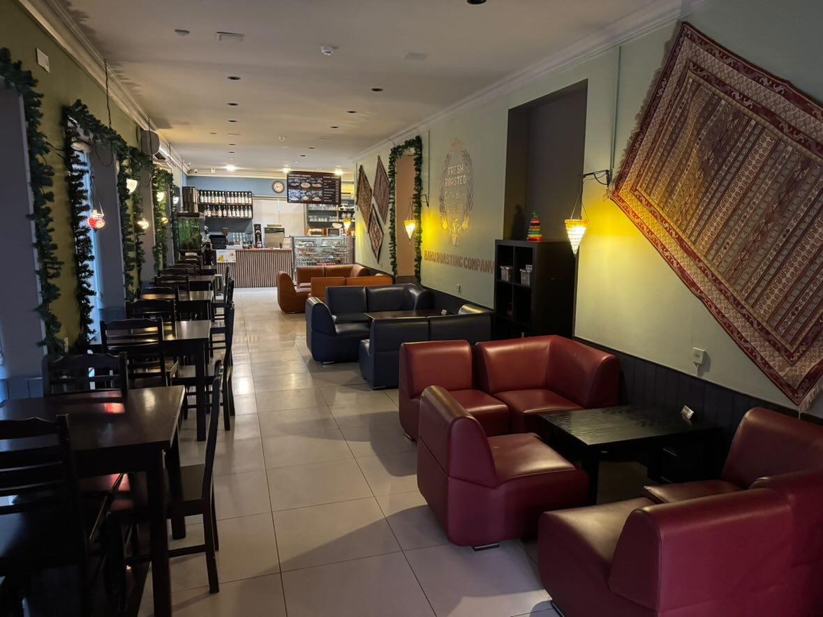 Baku Roasting Company daxili oturacaq zonası